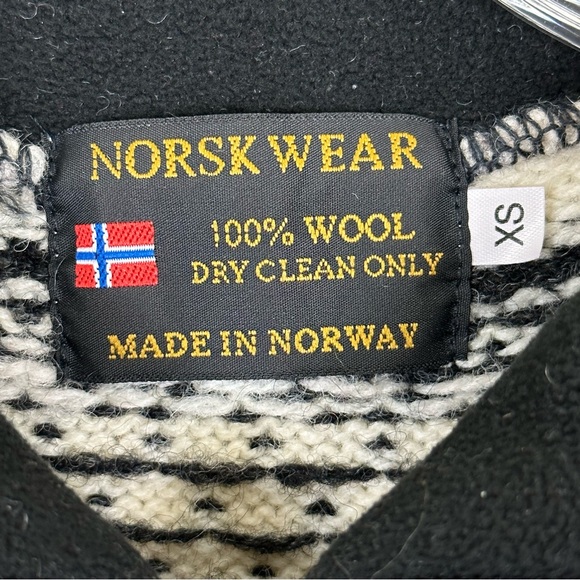 NORSK WEAR 100% Wool Traditional Pattern 1/4 Zip w/Zip Pockets & Fleece Collar - Picture 4 of 12